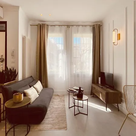 Apartament Tesoro 01 *